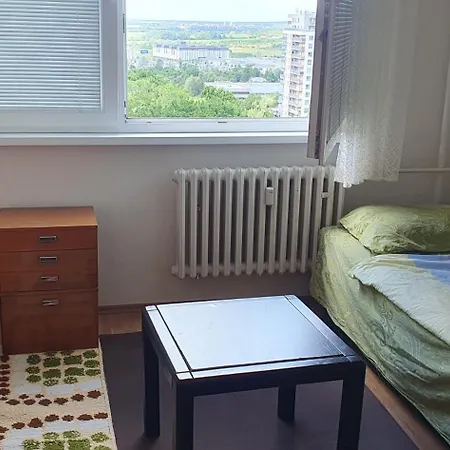 Maxwel Twin In Flat With Shared Bathroom And Kitchen 2 Single Beds Forest 5 Minutes And Playgrounds Are 15 Mins Walking Free Tennis Court 홈스테이 *