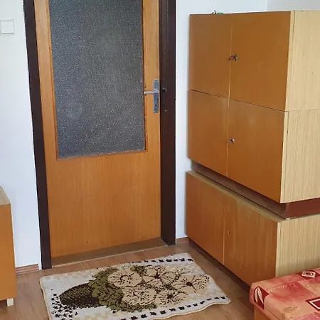 Maxwel Twin In Flat With Shared Bathroom And Kitchen 2 Single Beds Forest 5 Minutes And Playgrounds Are 15 Mins Walking Free Tennis Court Ubytování v soukromí *